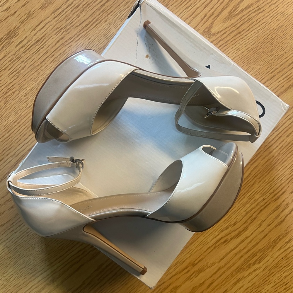 Aldo heels. Cream colored sz 10